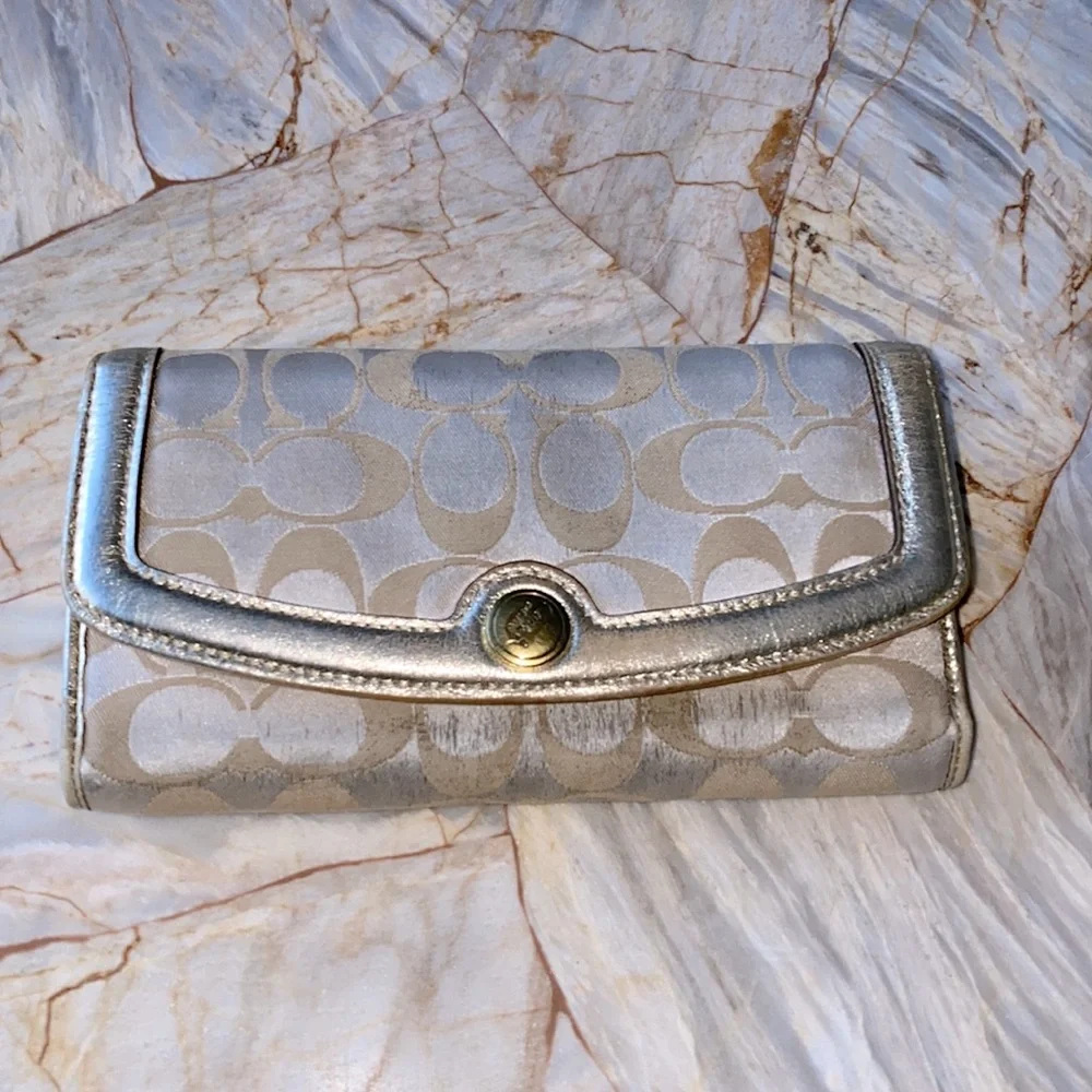 Coach‎ Slim Trifold Wallet In Blocked Signature Canvas In Beige